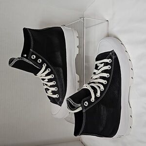 WOMENS CONVERSE CHUCK TAYLOR HI LUGGED SNEAKER SIZE 10 BLK/ WHTE